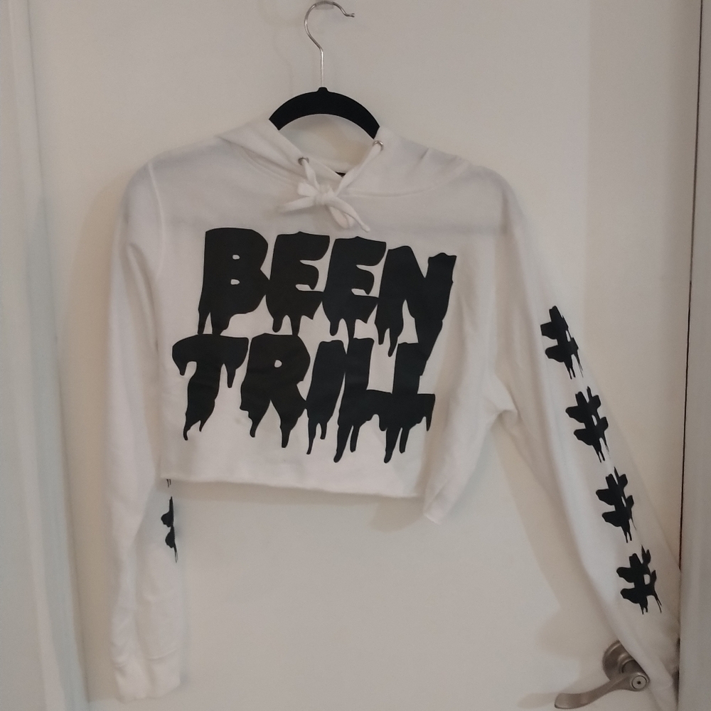 *NWOT Mallratz Cropped Hoodie Size Small